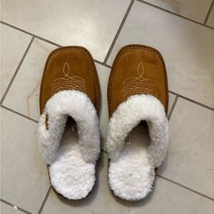 Ariat slippers